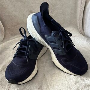 Adidas Ultraboost 22 sz 10.5